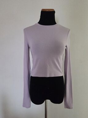 H&M Girls  Long Sleeve Crewneck Cropped  Top in Lavender Size 12-14